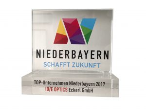 Event Moderatorin Award Susanne Schöne aus München moderiert die Award-Verleihung "Top Unternehmen Niederbayern"